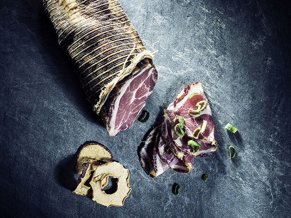 coppa-serbische-fleischspezialitaet-metzgerei-milosavljevic-tamagni-getraenke-ag