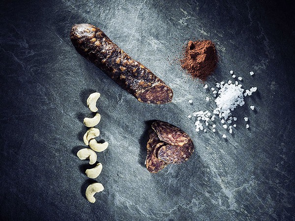 domaca-wurst-serbische-fleischspezialitaet-metzgerei-milosavljevic-tamagni-getraenke-ag